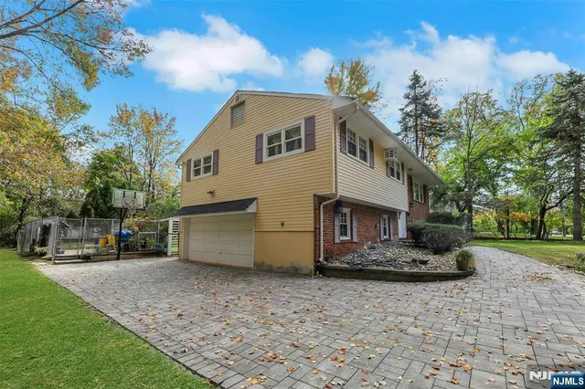 $999,000 | 1093 Sheridan Street, New Milford, NJ 07646