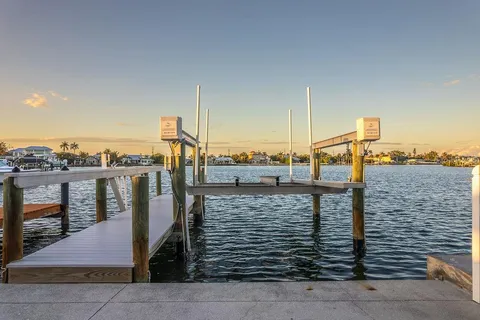 $917,000 | 454 63rd Street, Holmes Beach, FL 34217