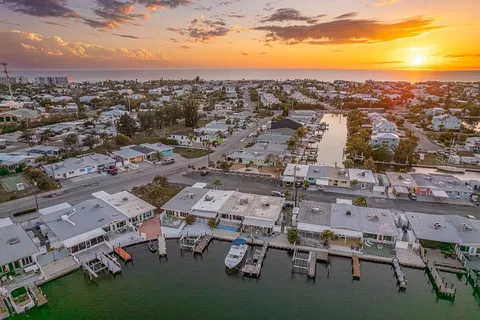 $917,000 | 454 63rd Street, Holmes Beach, FL 34217