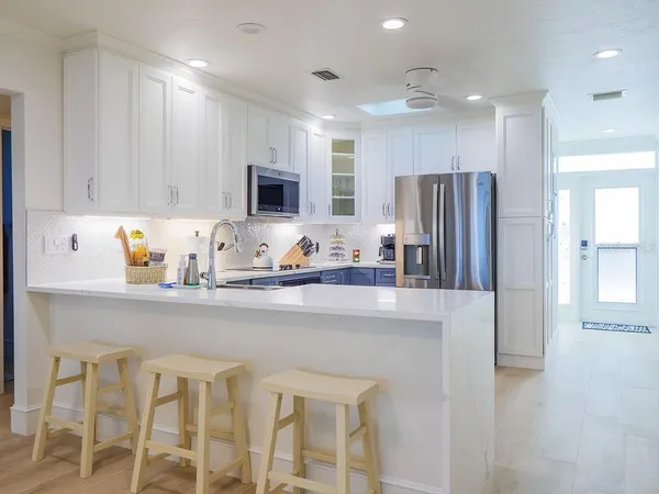 $917,000 | 454 63rd Street, Holmes Beach, FL 34217