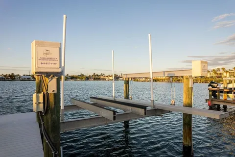 $917,000 | 454 63rd Street, Holmes Beach, FL 34217