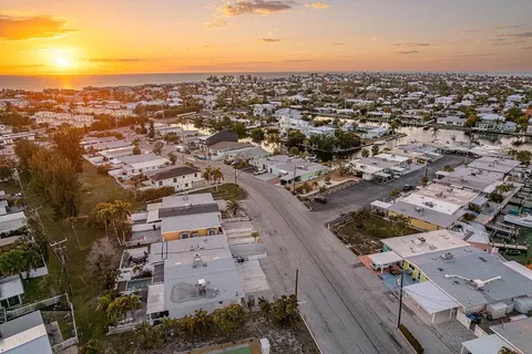 $917,000 | 454 63rd Street, Holmes Beach, FL 34217