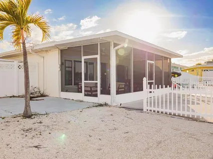 $917,000 | 454 63rd Street, Holmes Beach, FL 34217