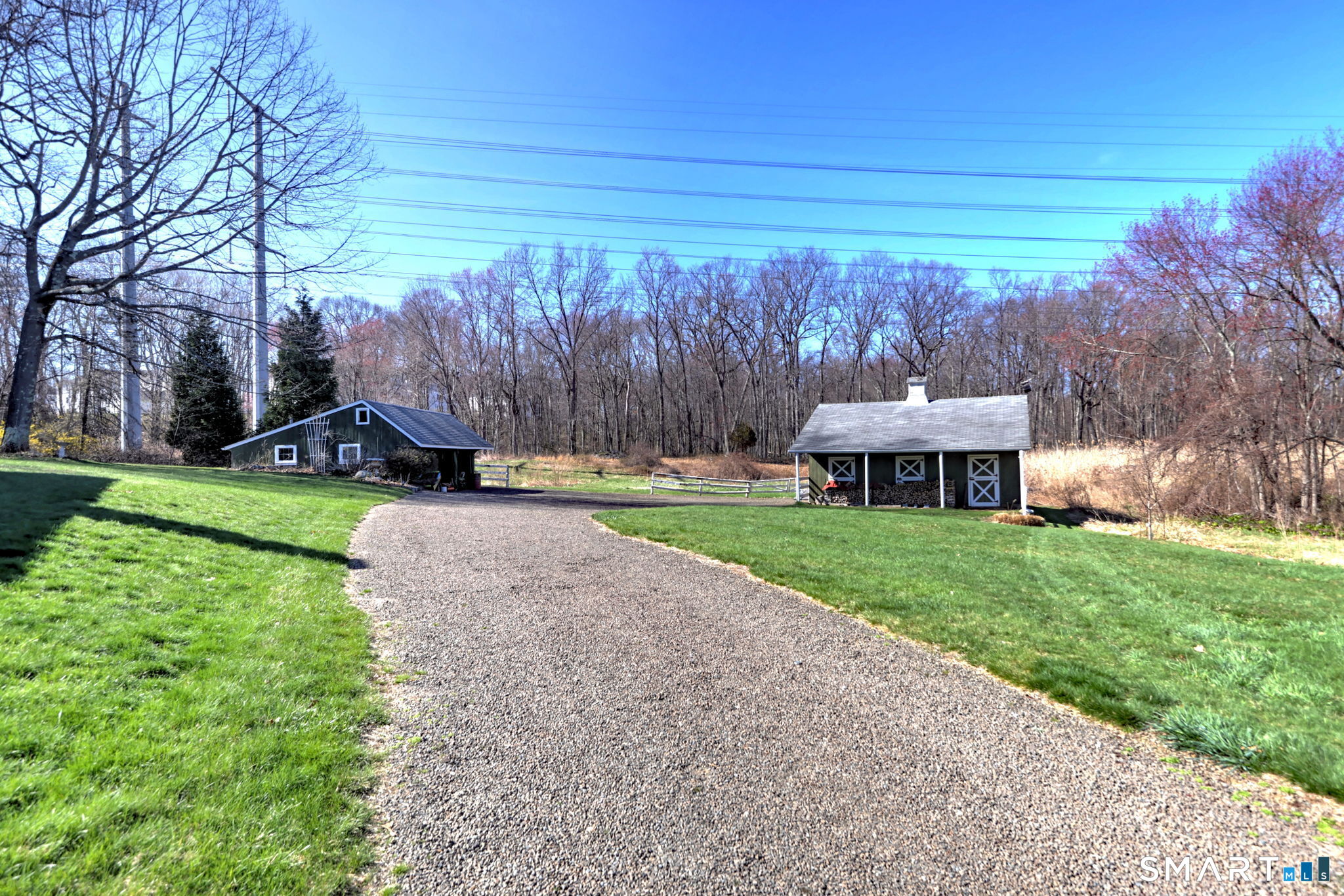 55 East Rutland Road Milford, CT 06461 - Photo 2 of 20 a view of a garden with an outdoor space