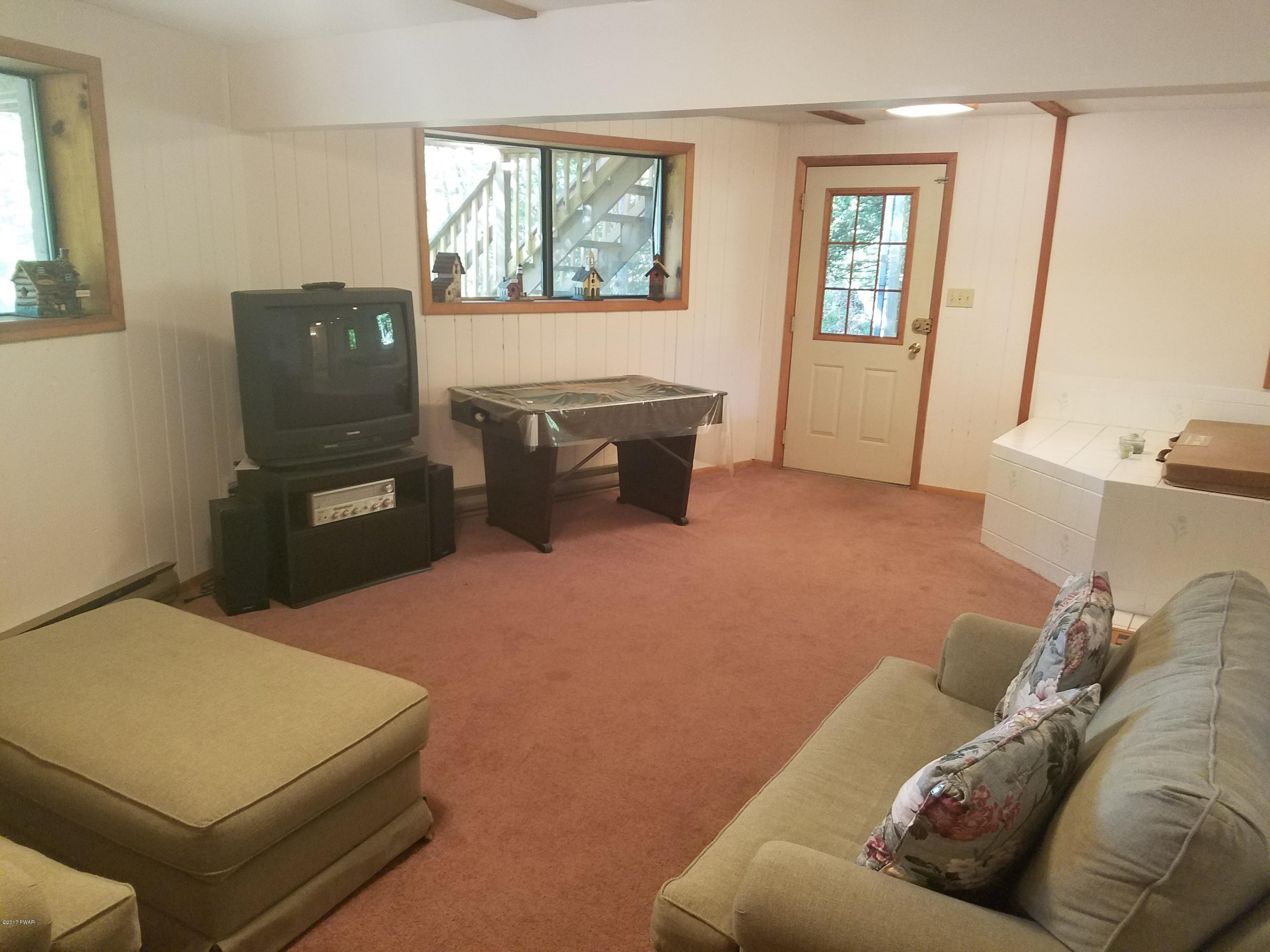 910 Deerfield Road Lake Ariel, PA 18436 - Photo 27 of 33 20171002_100544