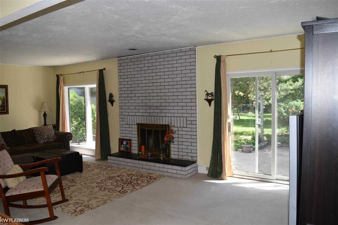 47040 Barbara Road Macomb, MI 48044 - Photo 7 of 32 31327539-6.JPG