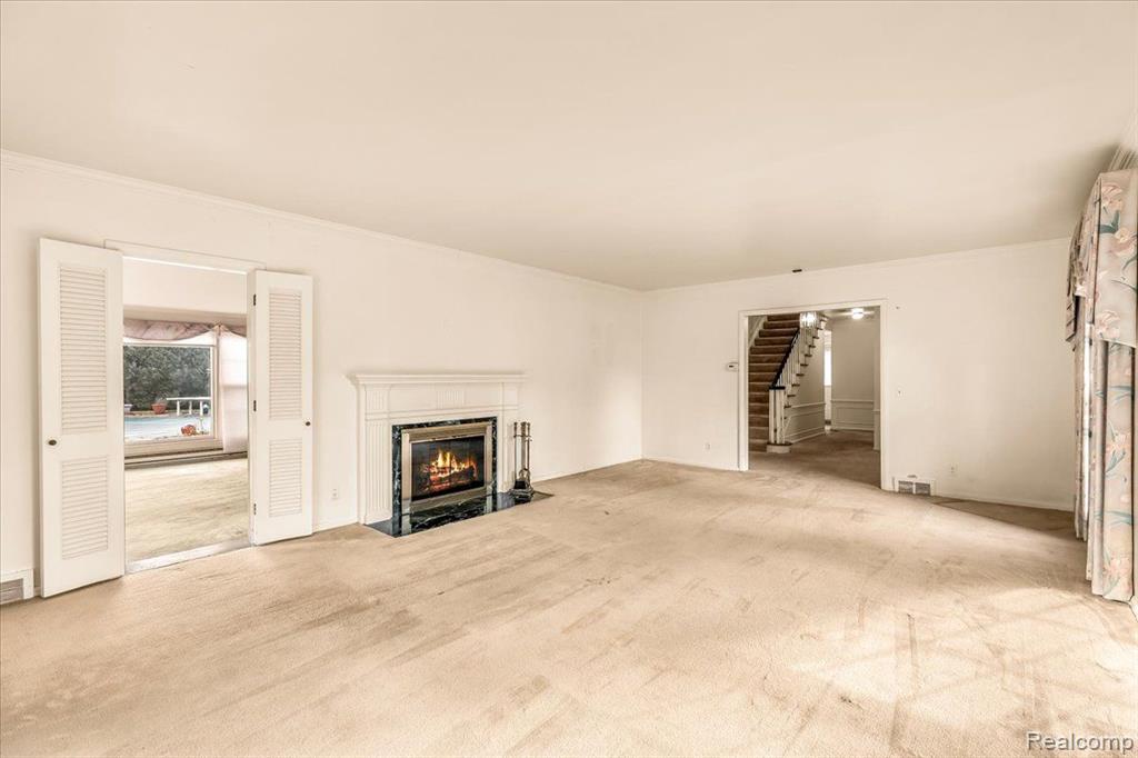 125 Stephens Road Grosse Pointe Farms, MI 48236 - Photo 5 of 50