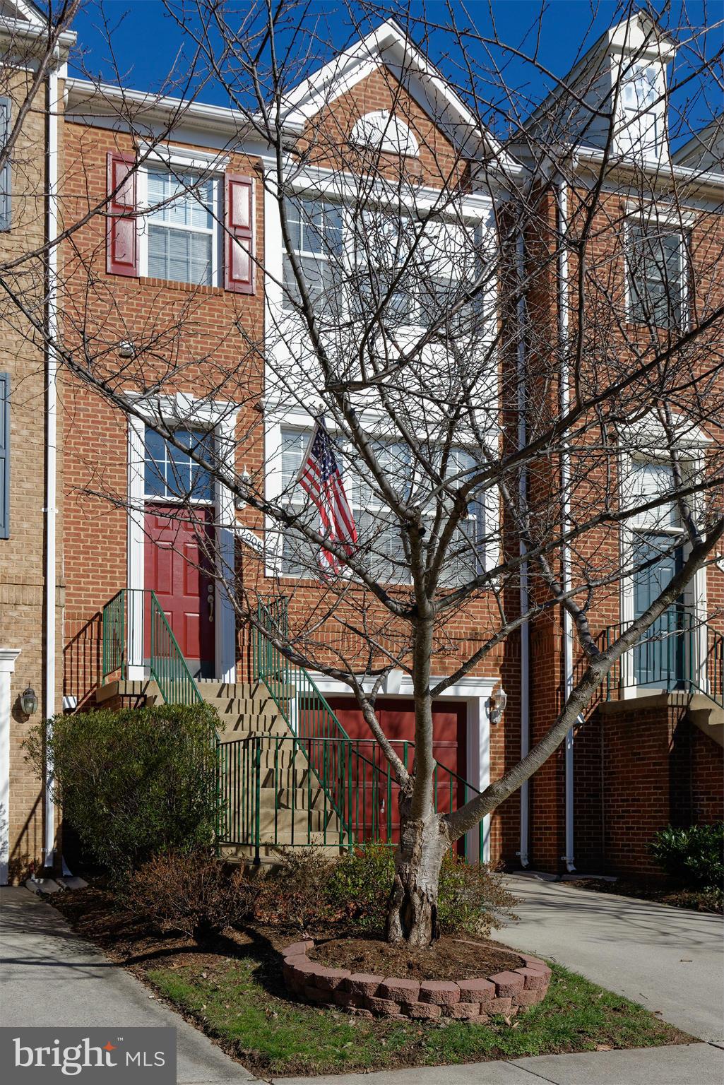 12008 Edgemere Circle Reston, VA 20190 - Photo 2 of 23 Exterior (Front)