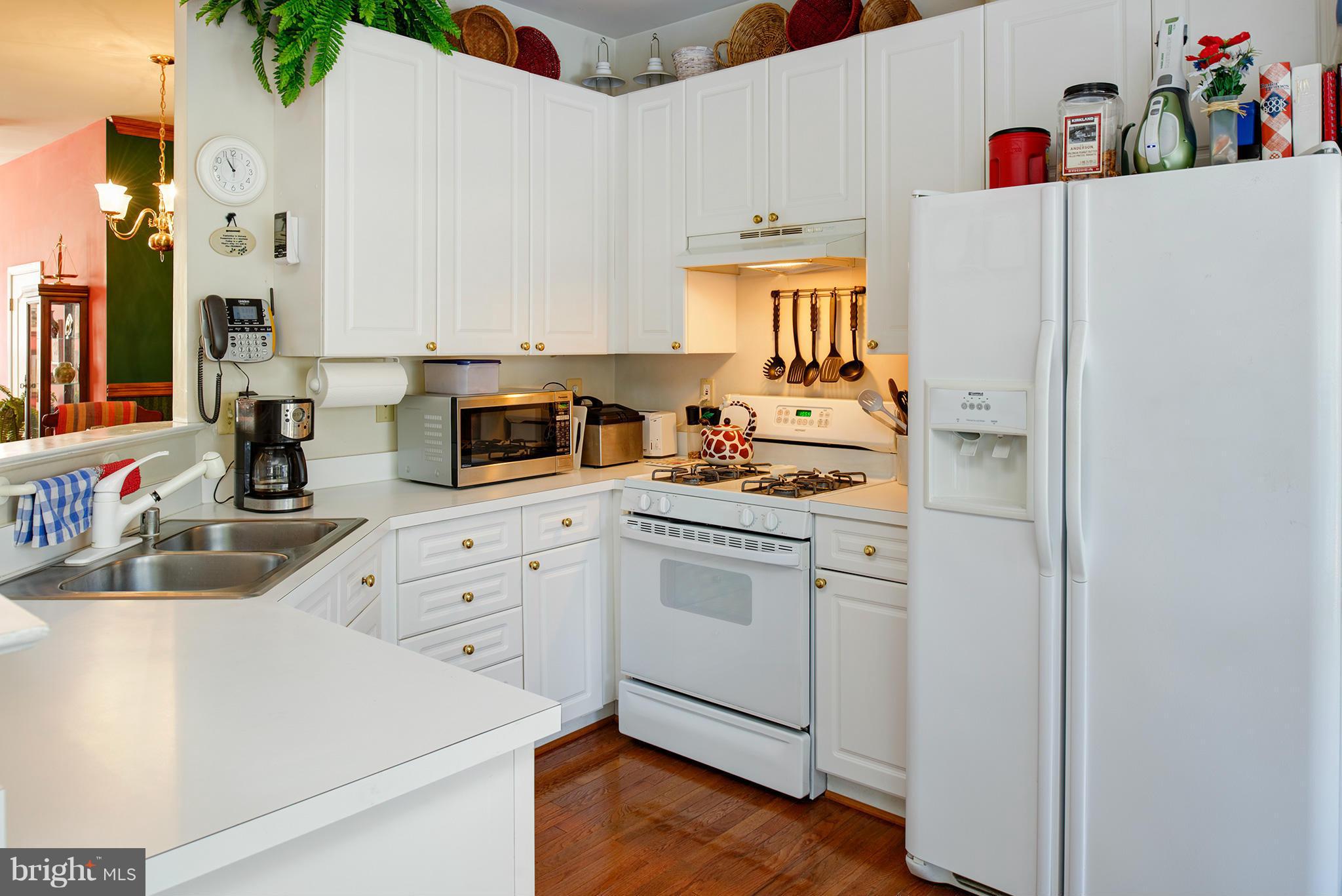 12008 Edgemere Circle Reston, VA 20190 - Photo 12 of 23 Kitchen