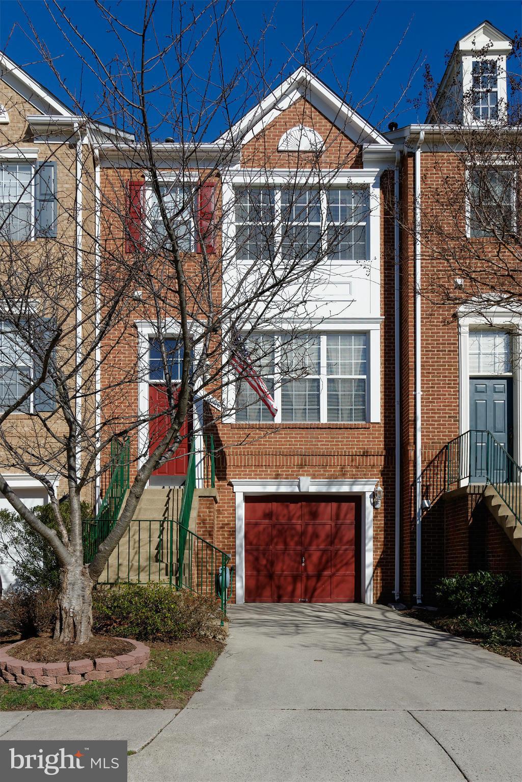12008 Edgemere Circle Reston, VA 20190 - Photo 3 of 23 Exterior (Front)