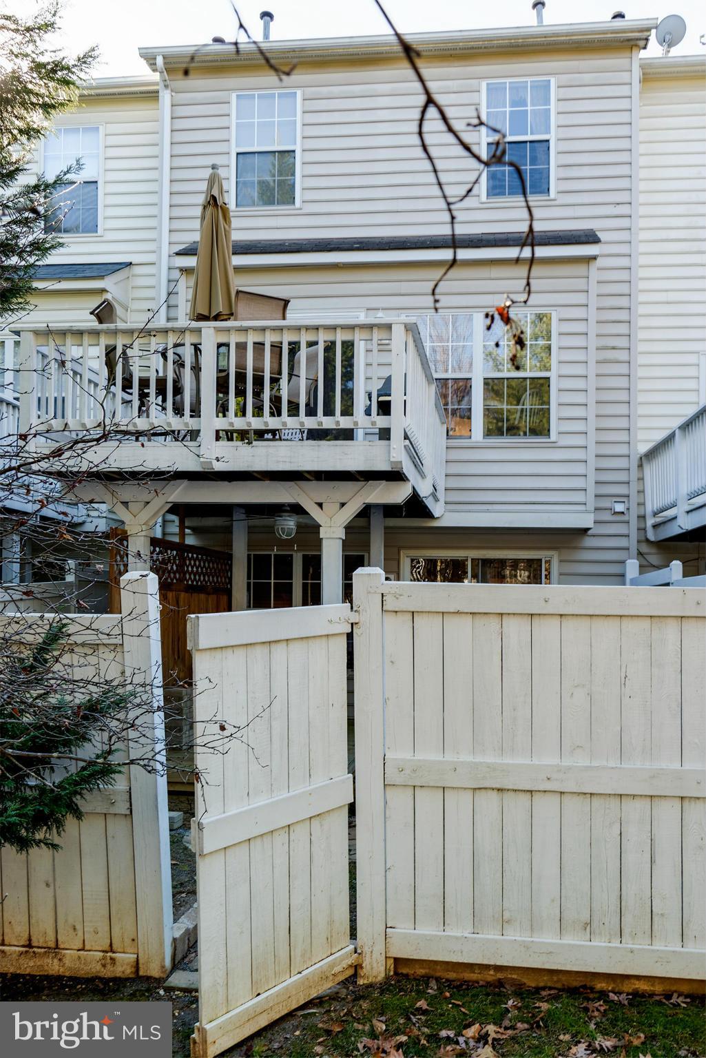 12008 Edgemere Circle Reston, VA 20190 - Photo 23 of 23 Exterior (Rear)