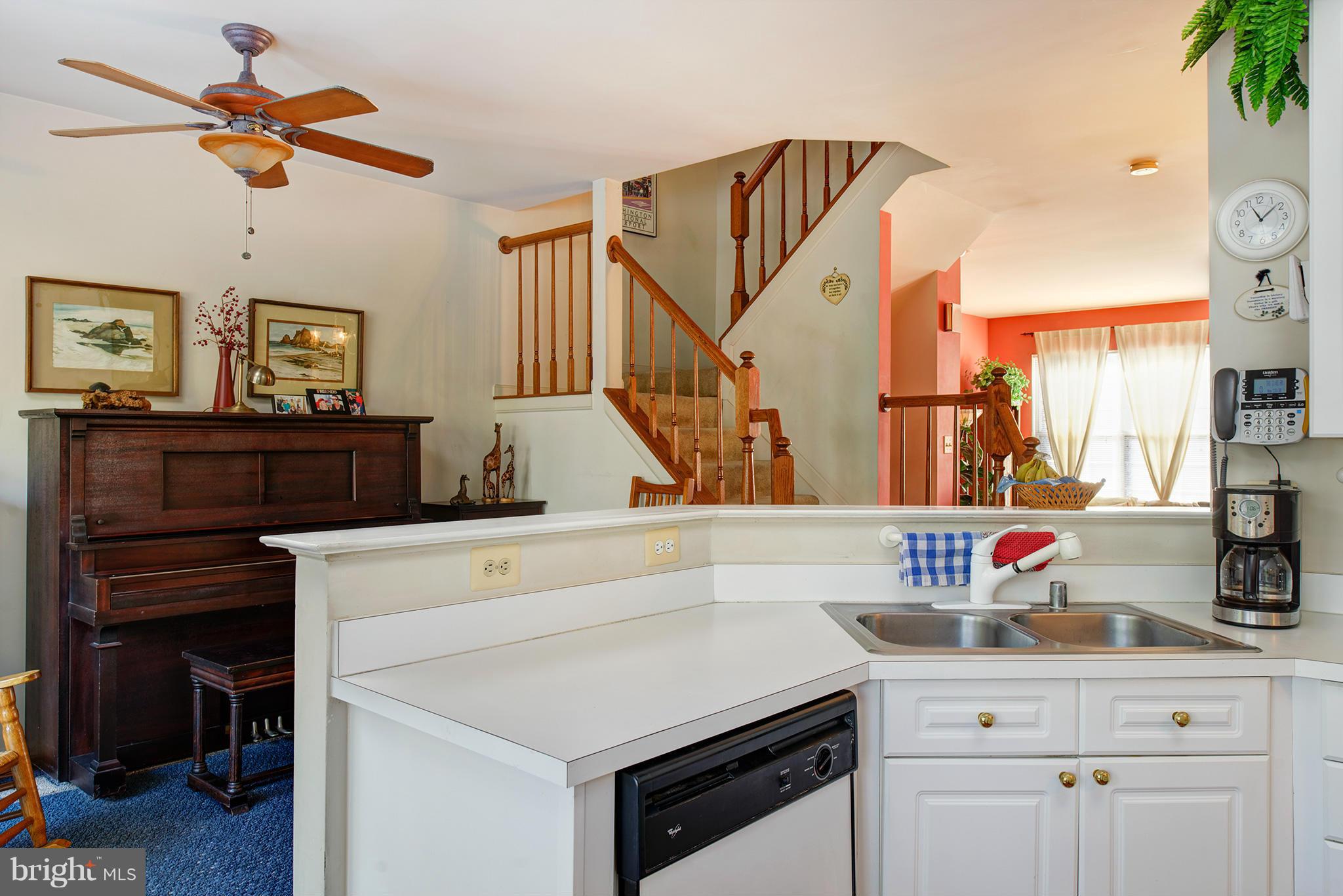 12008 Edgemere Circle Reston, VA 20190 - Photo 9 of 23 Kitchen
