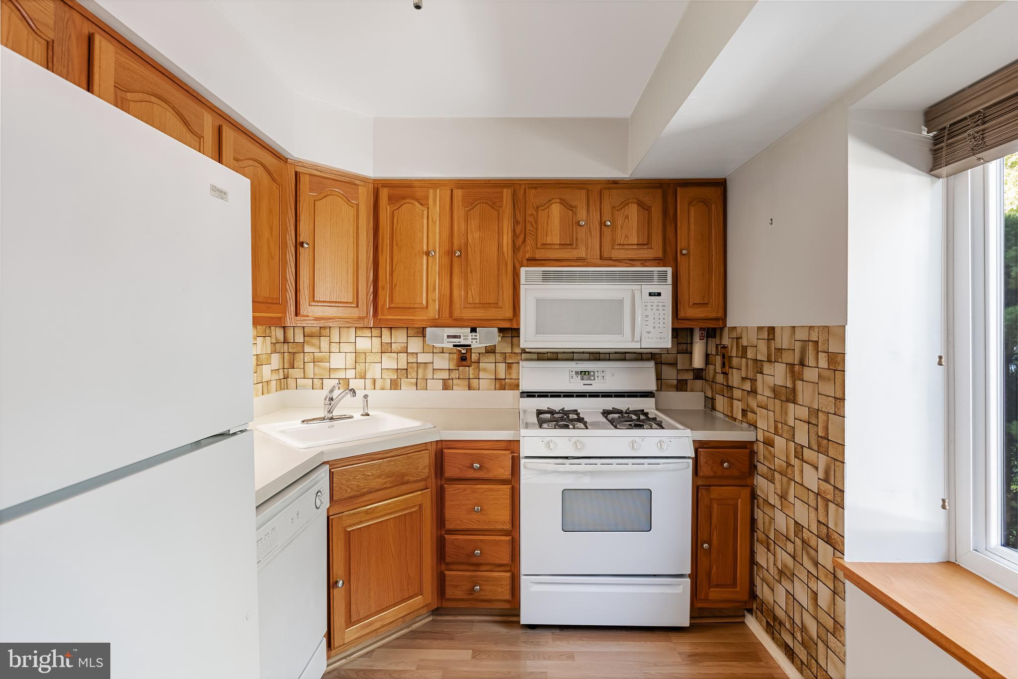 64 Beechnut Court Lumberton, NJ 08048 - Photo 7 of 29 Kitchen