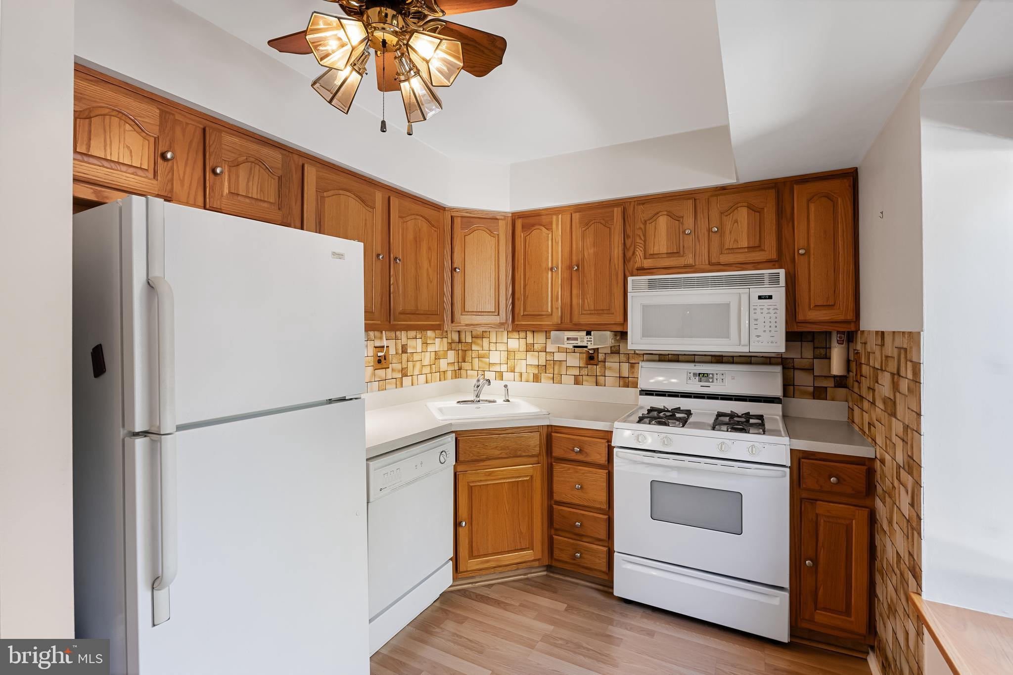 64 Beechnut Court Lumberton, NJ 08048 - Photo 8 of 29 Kitchen