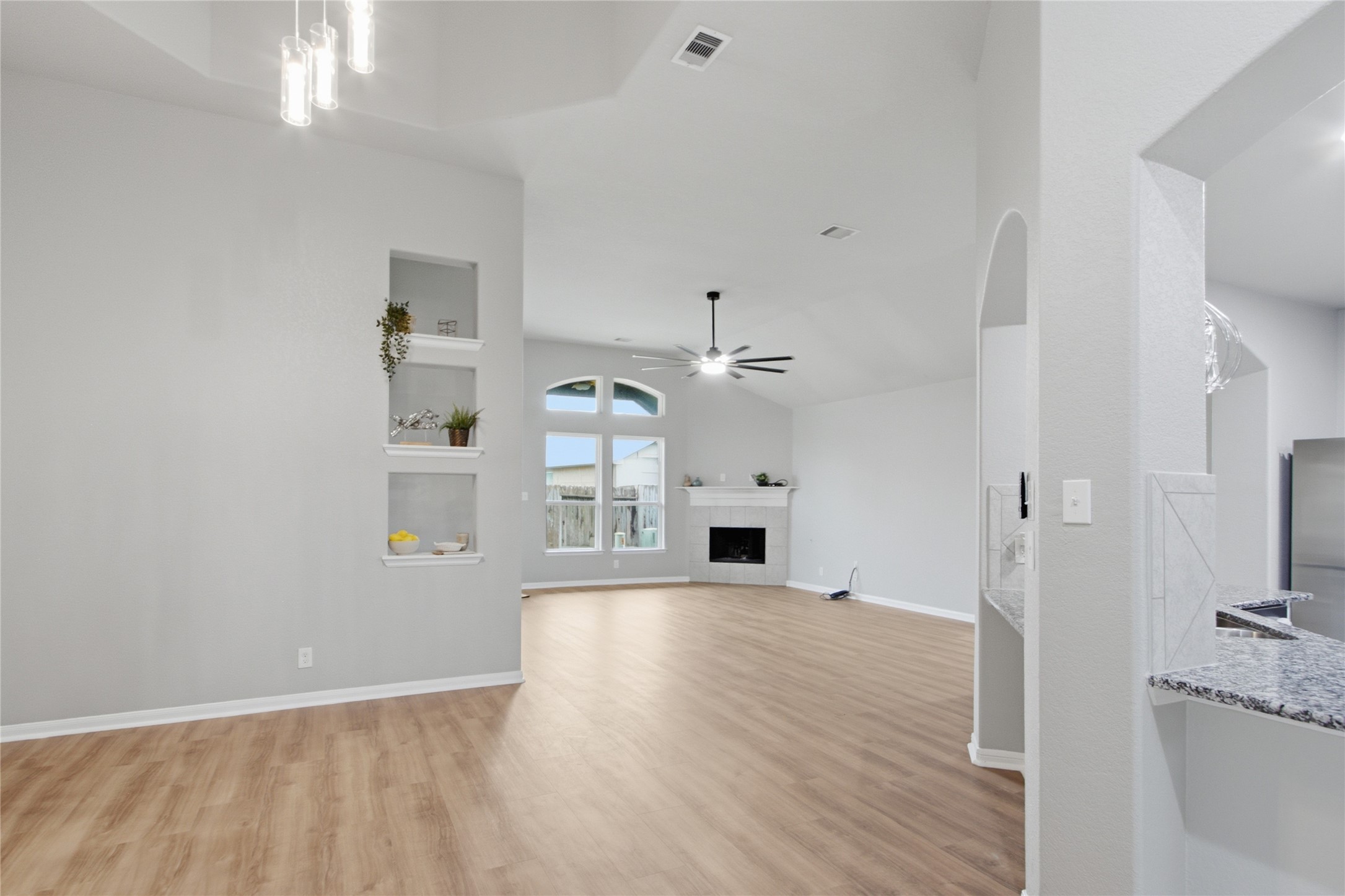10406 Sill Prairie Drive Rosharon, TX 77583 - Photo 10 of 35