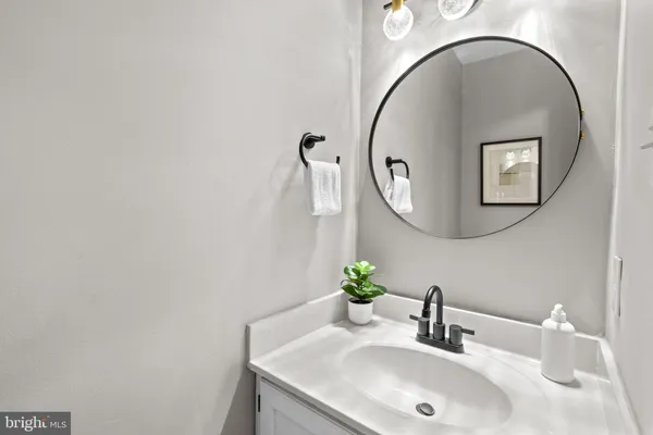 $3,300 | 1305 South Potomac Street, Baltimore, MD 21224