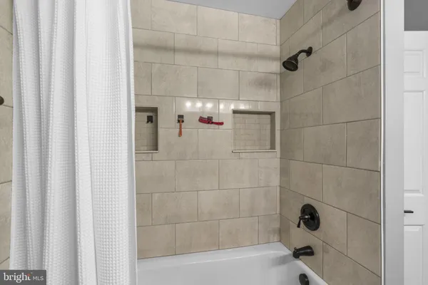 $3,300 | 1305 South Potomac Street, Baltimore, MD 21224