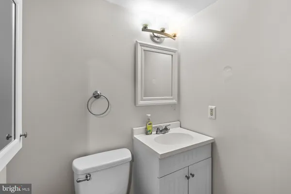 $3,300 | 1305 South Potomac Street, Baltimore, MD 21224