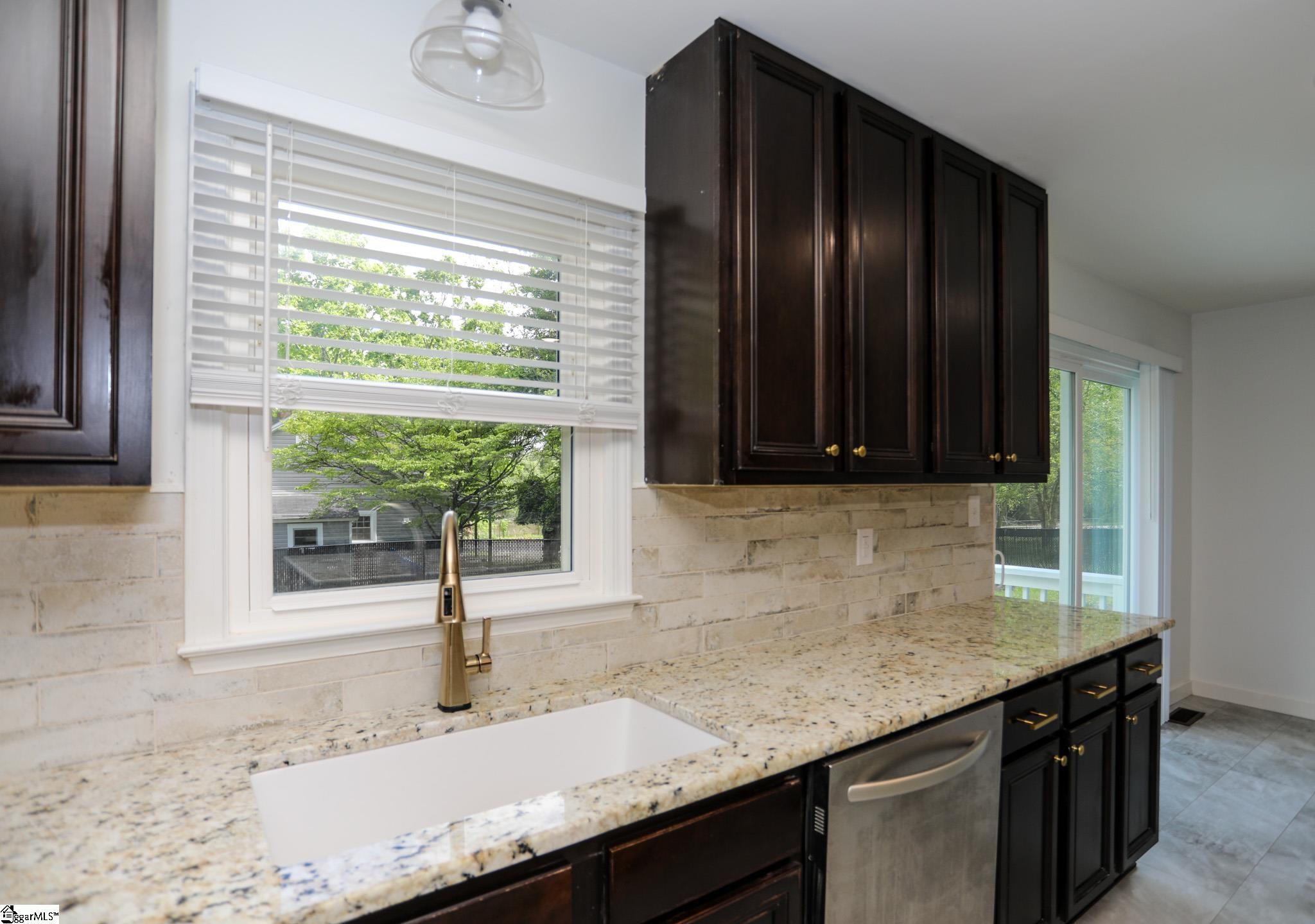 204 Front Street Easley, SC 29640 - Photo 13 of 33