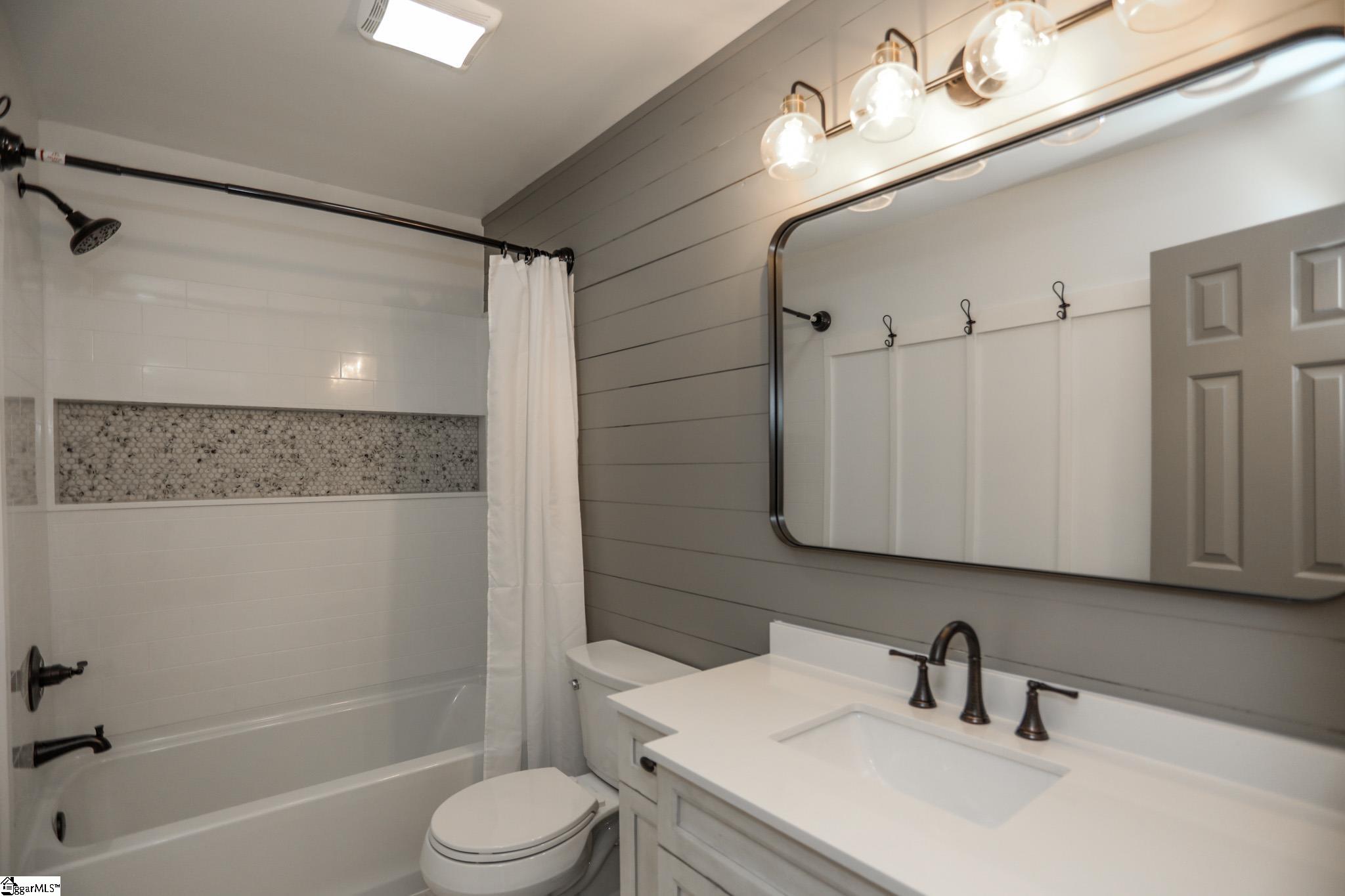 204 Front Street Easley, SC 29640 - Photo 14 of 33