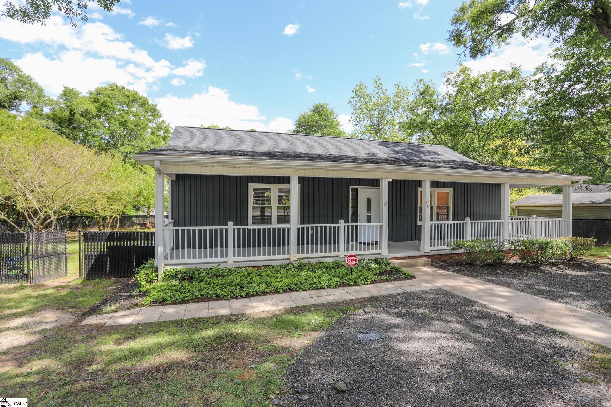 204 Front Street Easley, SC 29640 - Photo 4 of 33