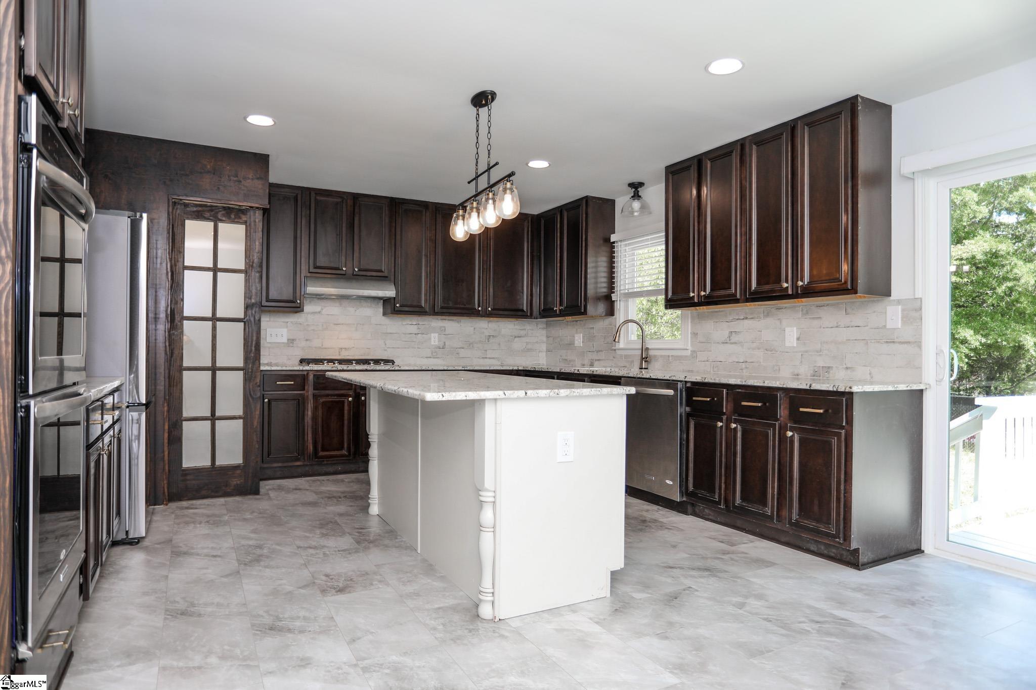 204 Front Street Easley, SC 29640 - Photo 8 of 33