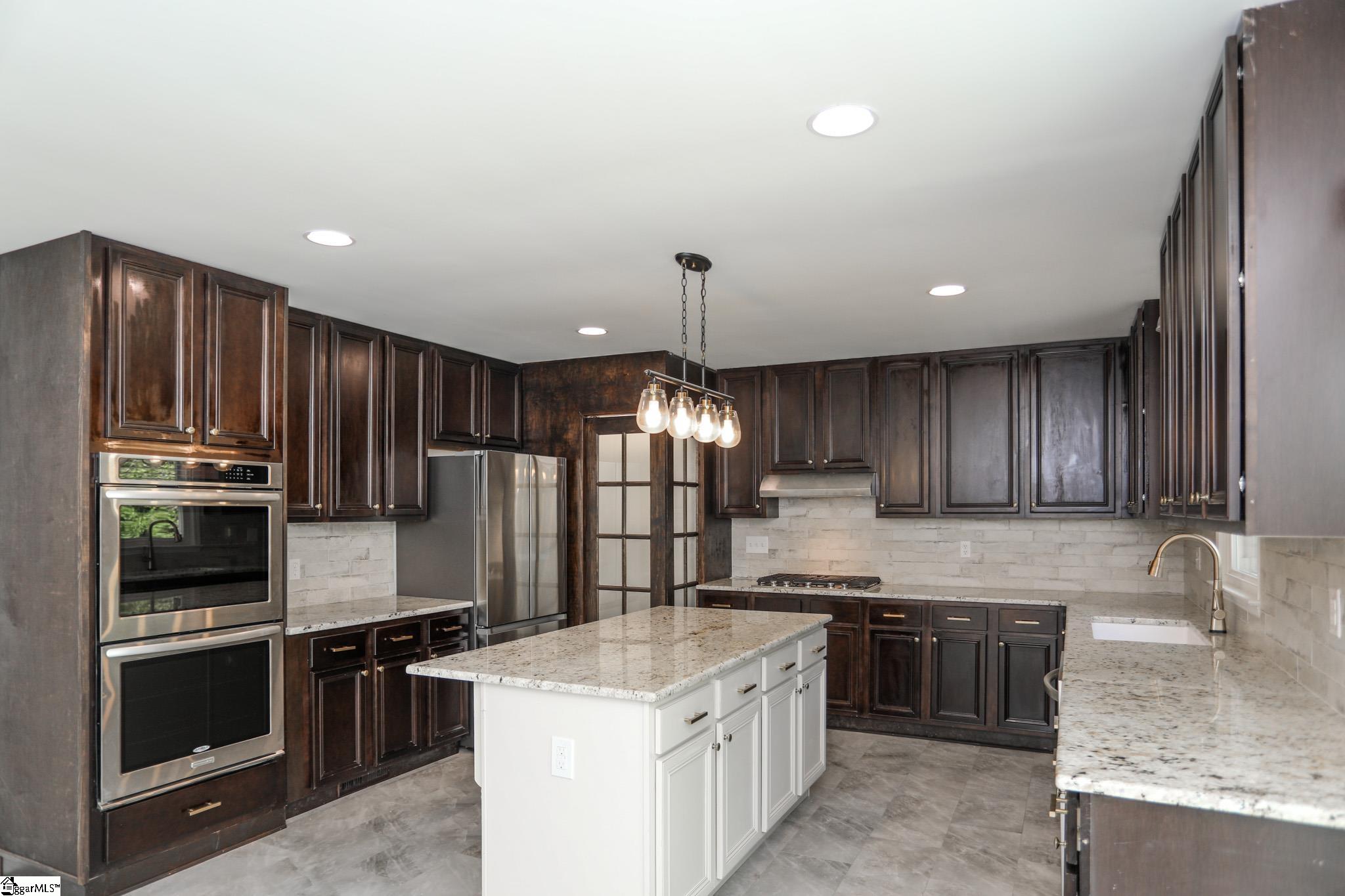 204 Front Street Easley, SC 29640 - Photo 9 of 33