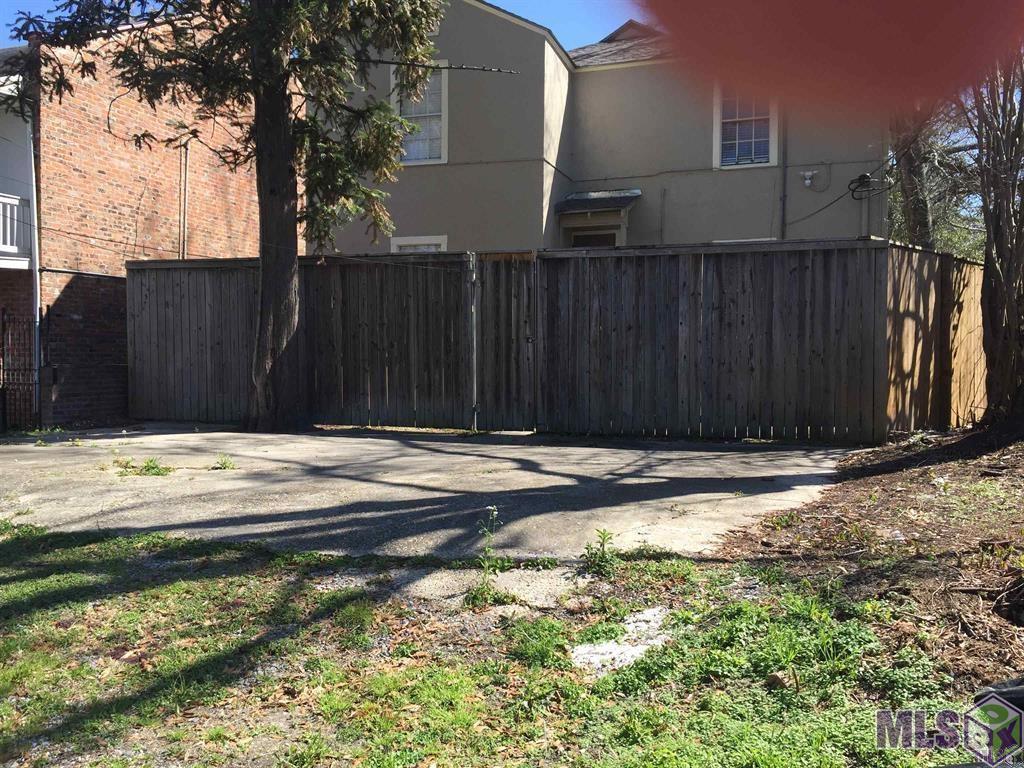 718-1 Park Boulevard, Unit 1 Baton Rouge, LA 70806 - Photo 11 of 12 Rear off street parking