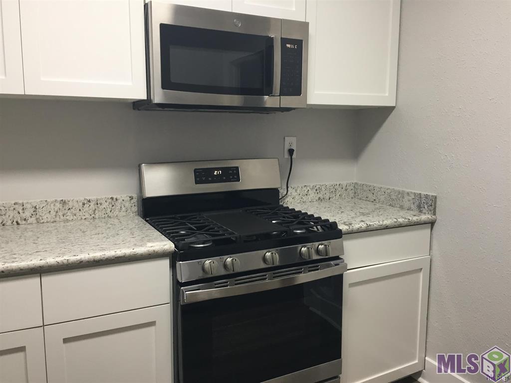 718-1 Park Boulevard, Unit 1 Baton Rouge, LA 70806 - Photo 6 of 12 Gass stove