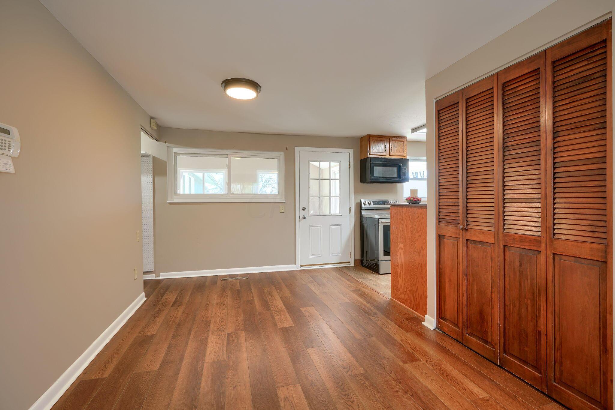 932 Demorest Road Columbus, OH 43204 - Photo 10 of 44 Dining Area