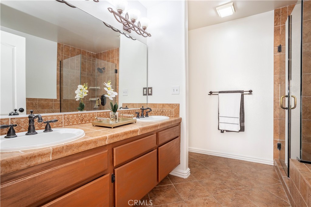 5240 Vantage Avenue, Unit 112 Valley Village, CA 91607 - Photo 18 of 25