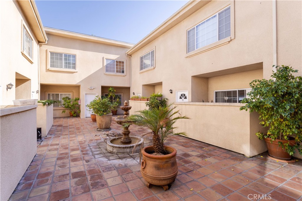 5240 Vantage Avenue, Unit 112 Valley Village, CA 91607 - Photo 3 of 25