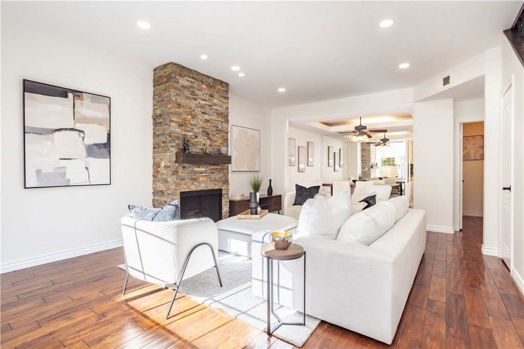 5240 Vantage Avenue, Unit 112 Valley Village, CA 91607 - Photo 5 of 25