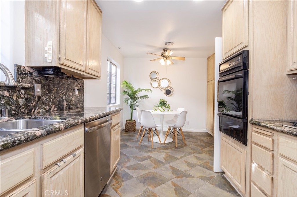 5240 Vantage Avenue, Unit 112 Valley Village, CA 91607 - Photo 10 of 25