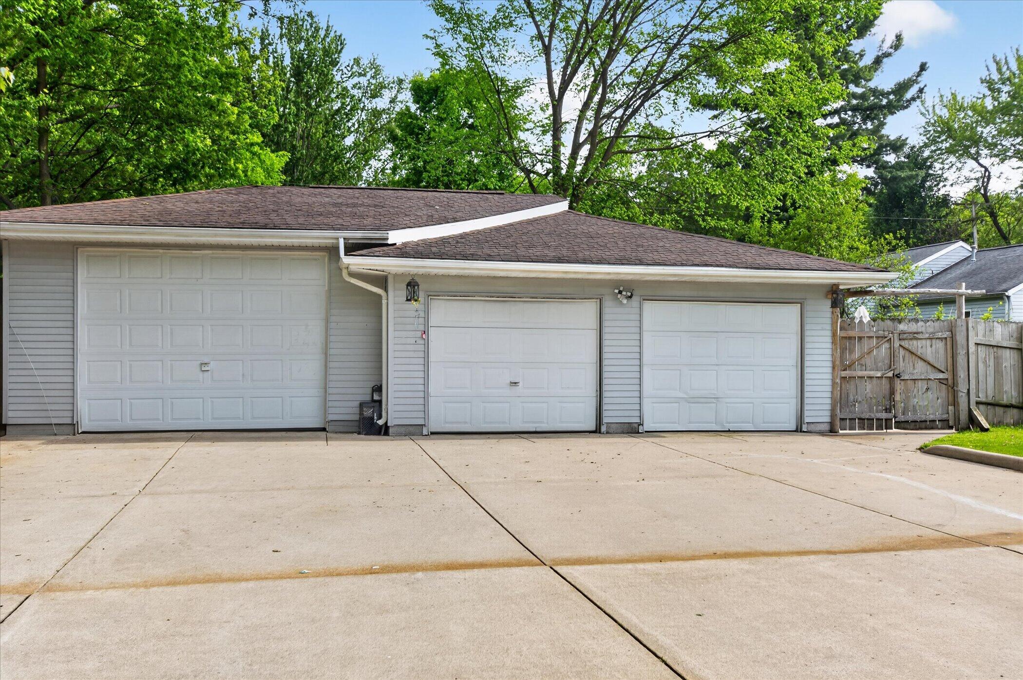 9489 Hyde Road Clarklake, MI 49234 - Photo 47 of 48 47-9489-Hyde-Rd-WindowStill