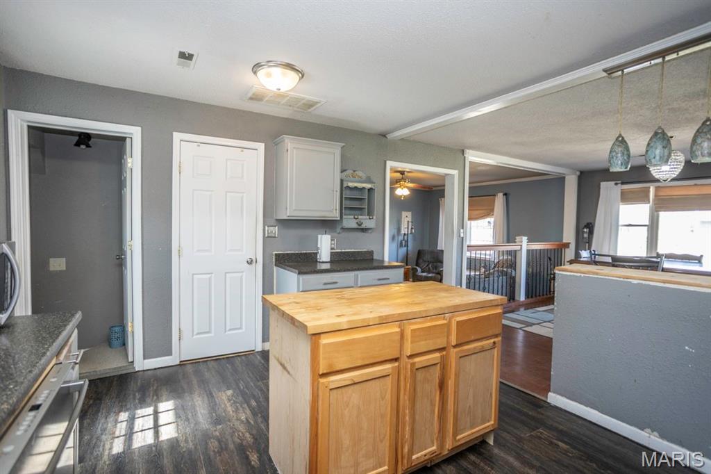 19 Ginger Road Iberia, MO 65486 - Photo 3 of 58