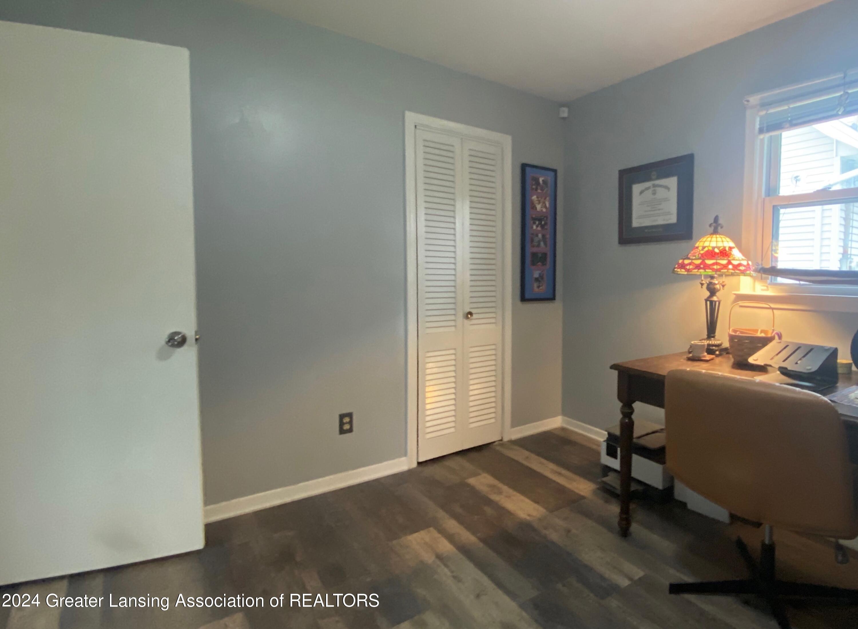 801 East Cavanaugh Road Lansing, MI 48910 - Photo 14 of 27 14