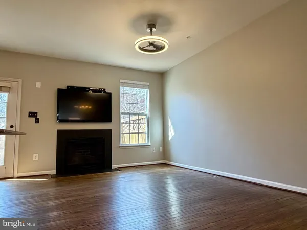 $3,700 | 6036 Helmsman Way, Unit A355, Clarksville, MD 21029