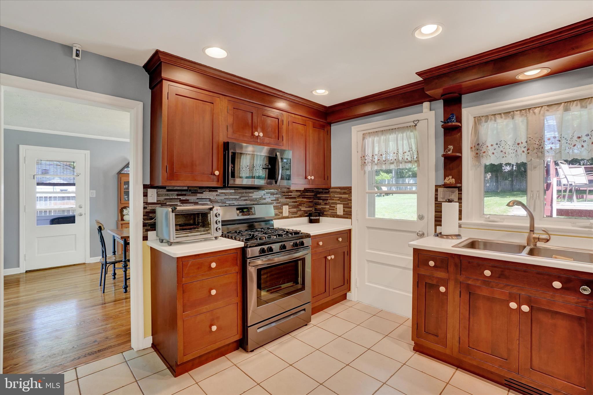 29 Maple Road York, PA 17403 - Photo 9 of 33