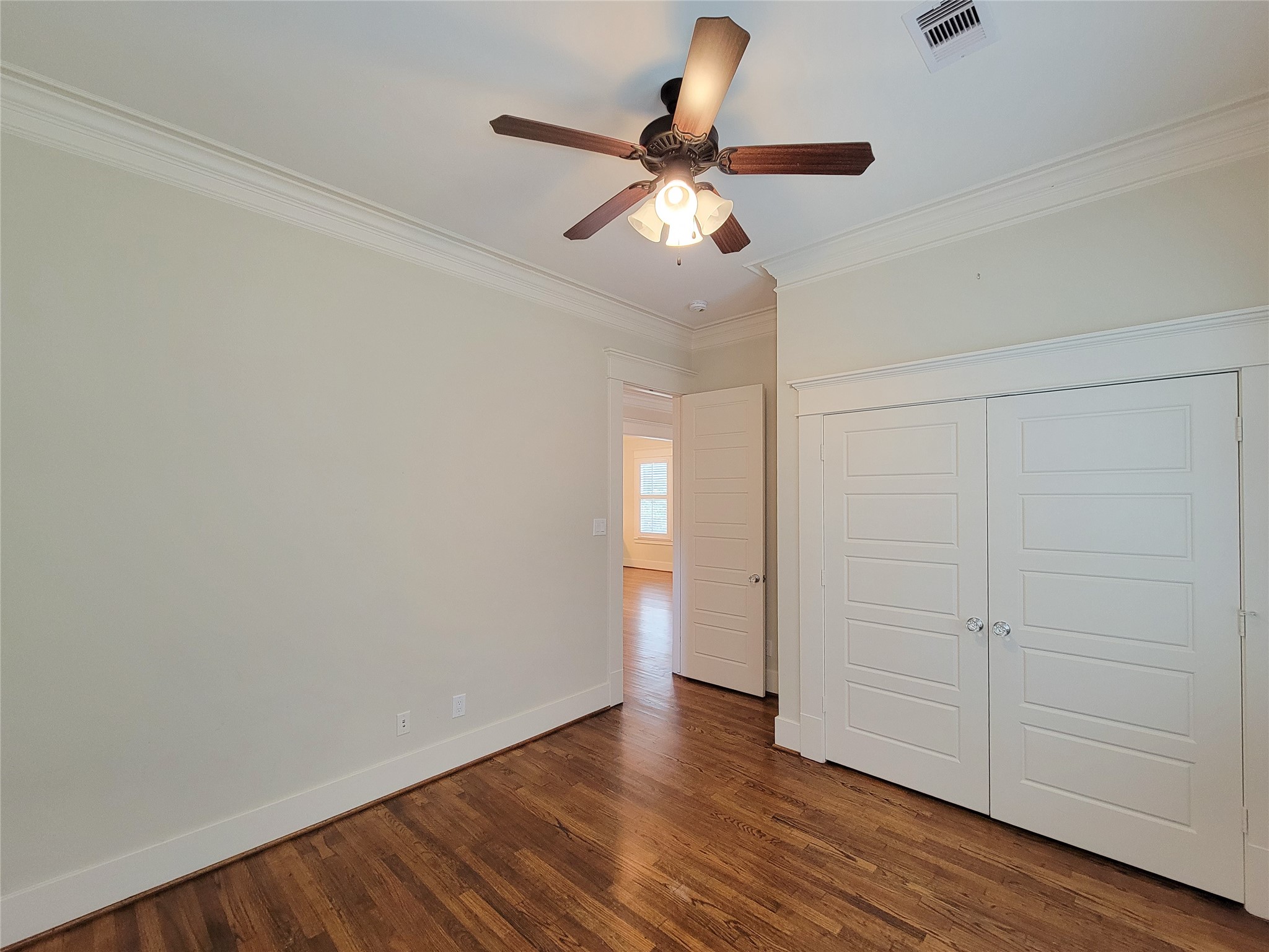 1140 West Cottage Street Houston, TX 77009 - Photo 21 of 37 wooden floor in an empty room