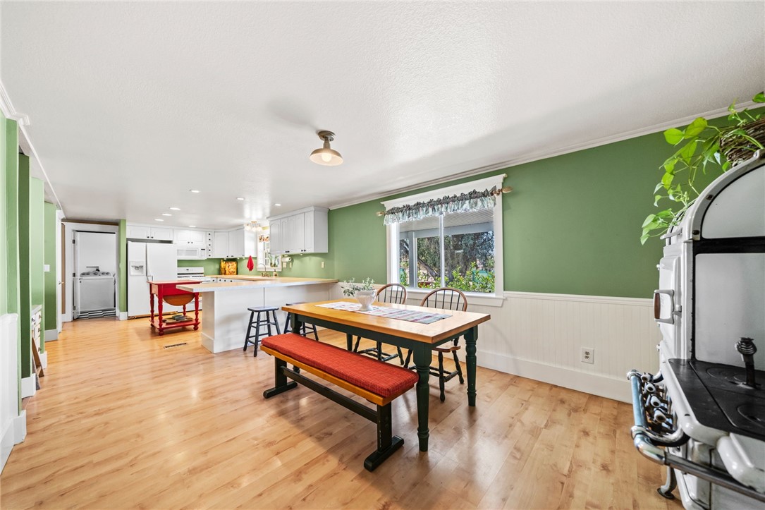 31615 Leon Road Winchester, CA 92596 - Photo 25 of 71 a living room with furniture and a flat screen tv