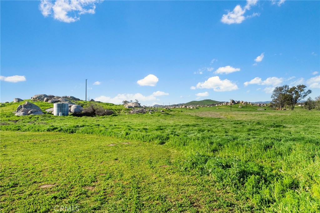 31615 Leon Road Winchester, CA 92596 - Photo 50 of 61 Open space