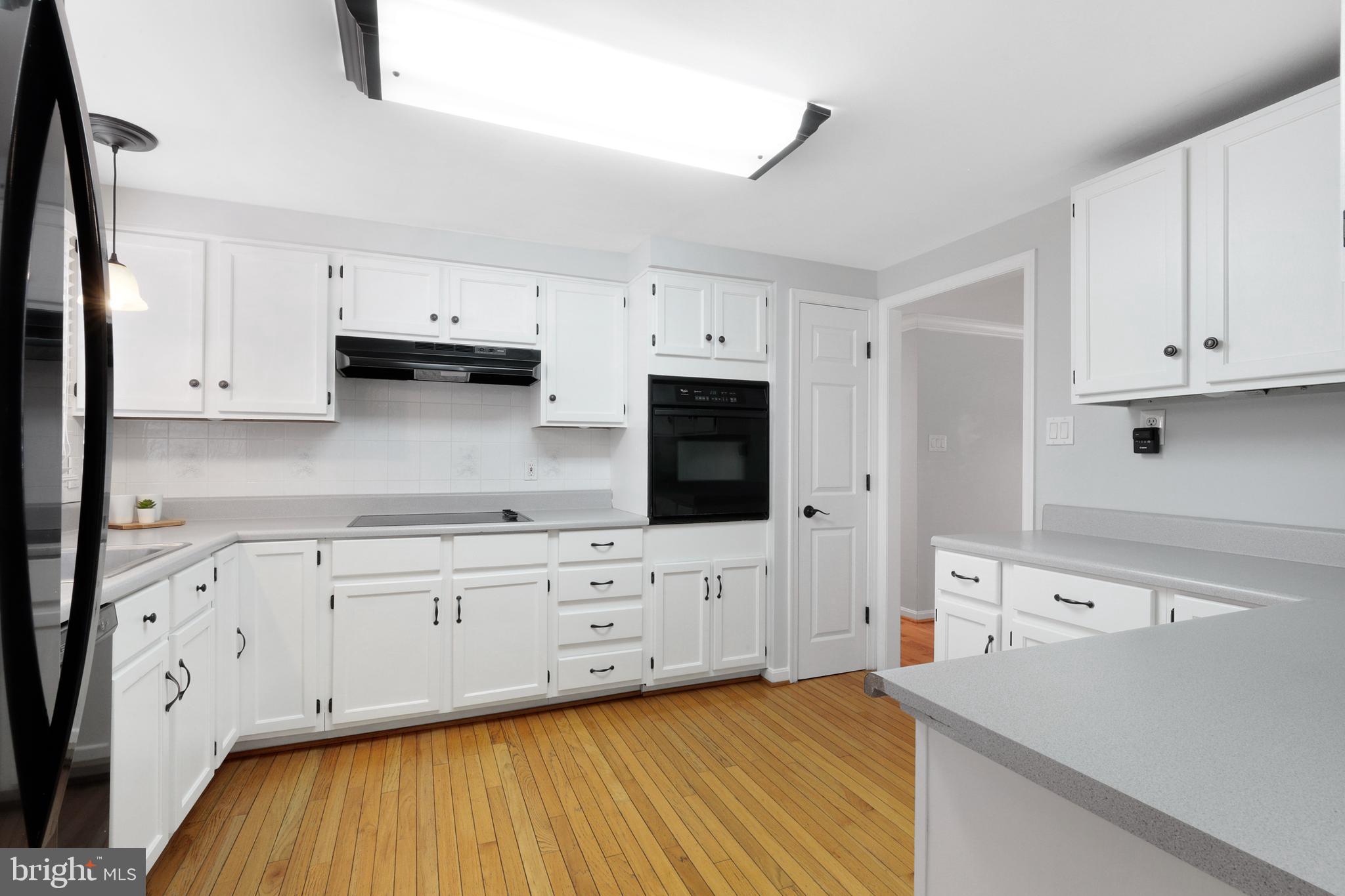 13310 Poplar Tree Road Fairfax, VA 22033 - Photo 11 of 41 Kitchen