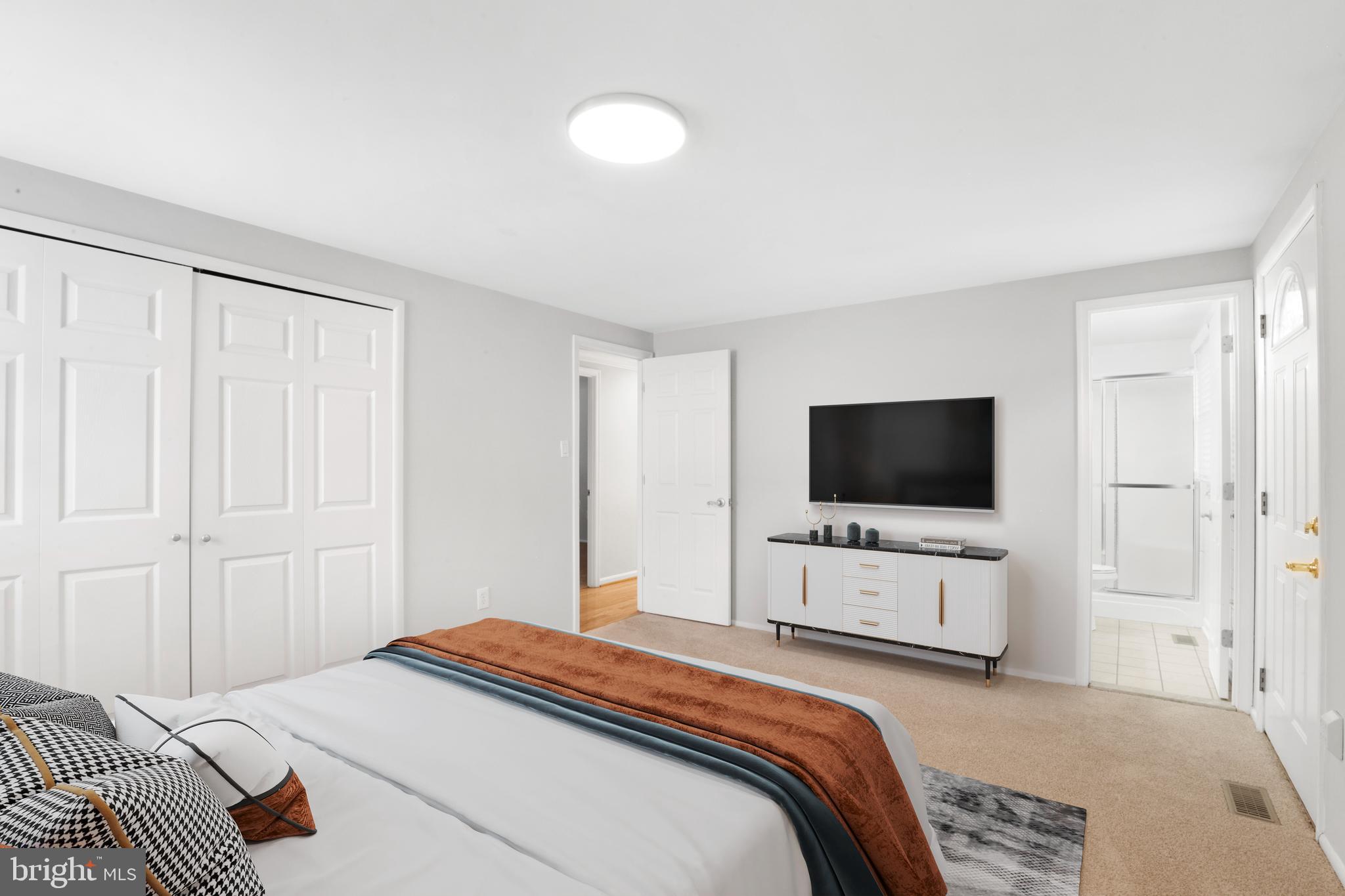 13310 Poplar Tree Road Fairfax, VA 22033 - Photo 15 of 41 Main Bedroom w/ attached full bath