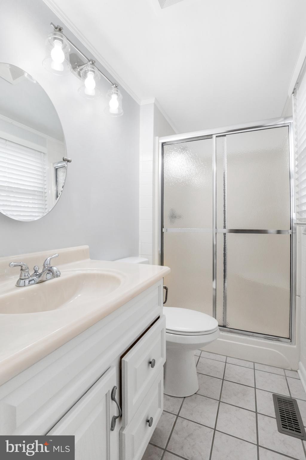 13310 Poplar Tree Road Fairfax, VA 22033 - Photo 17 of 41 Full Bath off of Main Bedroom