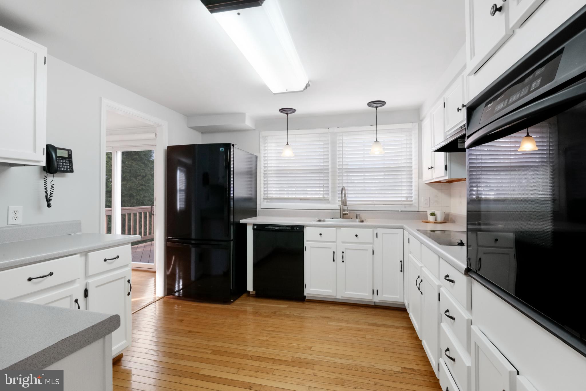 13310 Poplar Tree Road Fairfax, VA 22033 - Photo 10 of 41 Kitchen