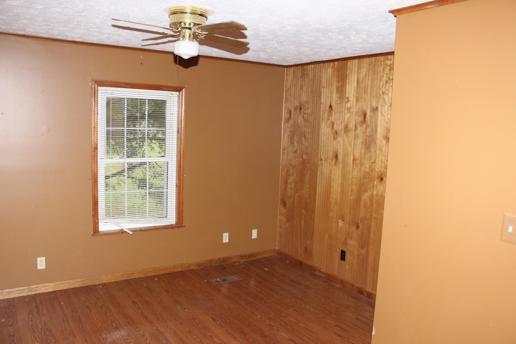 389 Peach Orchard Road Clinton, TN 37716 - Photo 16 of 20 Gallery Image 16