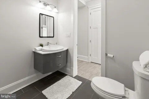 $2,795,000 | 11000 Luxmanor Road, North Bethesda, MD 20852
