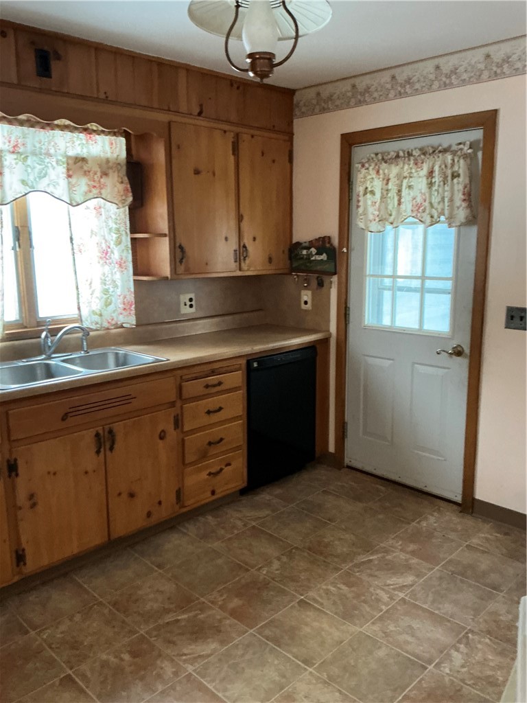808 West Water Street Smethport, PA 16749 - Photo 3 of 33