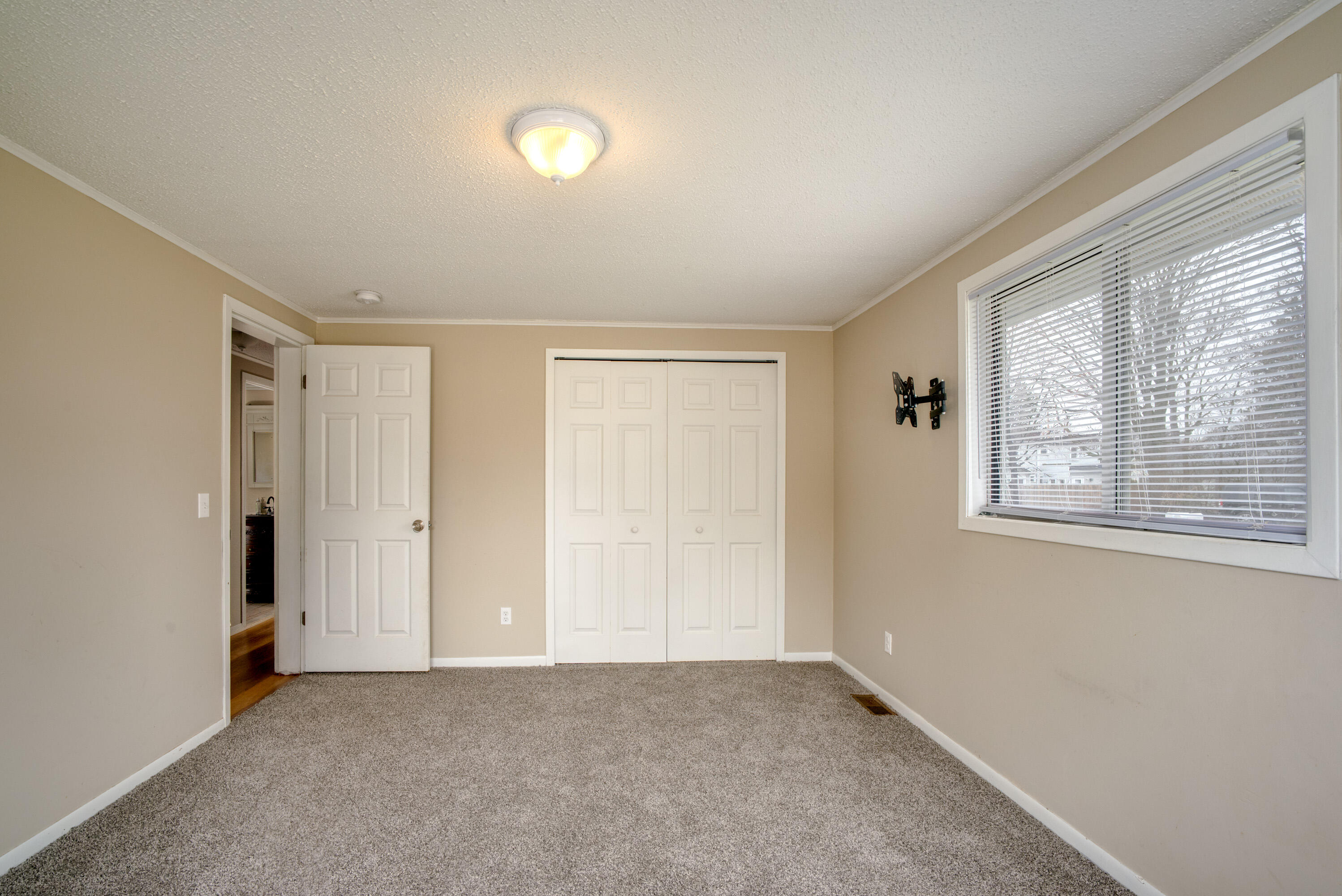 1720 Michigan Street Algonac, MI 48001 - Photo 14 of 32 13